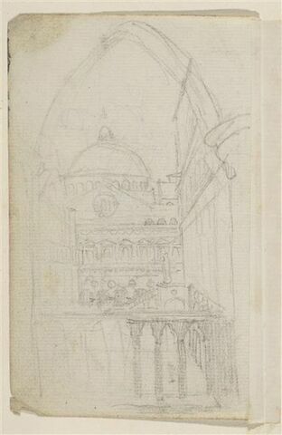 Vue d'une église avec dome au delà d'un cloître, image 1/2