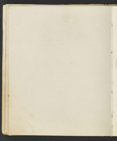 Homme en buste, légèrement penché en avant, de trois quarts vers la gauche, image 2/3