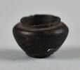 pot à kohol  ; vase miniature, image 2/2