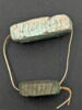 perle en pastille rectangulaire dentelée  ; amulette, image 5/5