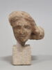 statue ; figurine d'Isis se coiffant, image 1/5