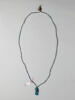 collier à pendentif ; perle tubulaire ; perle cylindrique annelée ; serviteur funéraire, image 1/2