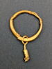 boucle d'oreille en anneau à extrémités enroulées et pendentif, image 2/2