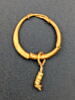 boucle d'oreille en anneau à extrémités enroulées et pendentif, image 1/2
