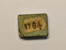 perle en pastille rectangulaire  ; amulette, image 2/3