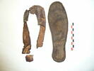chaussure droite ; fragments, image 1/2
