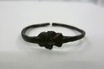bracelet en anneau à médaillon, image 1/2
