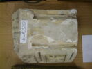 décor architectural ; bloc de frise ; architecture ; fragment, image 2/2