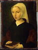 Femme tenant un livre, image 2/3