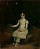 Portrait de petite fille, en robe blanche, image 2/2