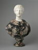 Femme coiffée et vêtue à l'antique, image 1/5