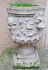 Vase à panse godronnée, orné d'un rinceau, de deux mufles de lion et de deux masques de satyre, image 1/5