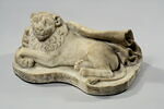 Fragment de gisant : lion avec fragment de draperie, image 4/5