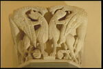Chapiteau d'applique décoré d'oiseaux et de lions s'entre-dévorant, image 9/9