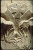 Chapiteau décoré de de feuilles d'acanthe, de motifs de vannerie et d'une croix pattée, image 10/15