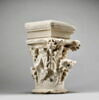 Chapiteau décoré de feuilles de houx, image 4/11