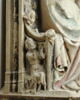 La Vierge, assise sous un dais et tenant l'Enfant. Sur les faces latérales du trône : Isaïe et David, image 12/16