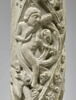 Colonne décorée de feuillage, de rinceaux habités et de galons perlés, image 6/23