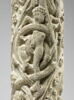 Colonne décorée de feuillage, de rinceaux habités et de galons perlés, image 7/23