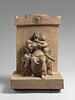 Une femme assise adossée à une stèle tenant deux enfants serrés contre elle un troisième est debout, image 1/10