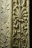 Fragment de pilastre décoré sur trois faces d'arabesques d'un panier de fruits de vases de fleurs, image 4/4