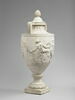 Vase à décor d'une ronde de satyres et de satyresses avec les accessoires du thiase bachique, image 4/6