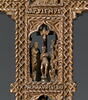 Croix-reliquaire en bois, sculptée de dix-huit scènes de la vie du Christ et trois reliquaires aux extrémités, image 11/29