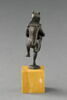 Statuette : Fou dansant et jouant d'une cabrette en forme de chevrette, image 3/6