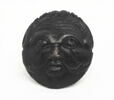 Clou ovale formé par un masque d'homme, image 1/3