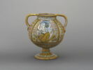 Vase ballon sur pied, à deux anses : profils féminins, image 1/4