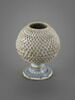 Vase en forme de pomme de pin, image 2/3