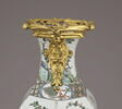 Vase en porcelaine du Japon à six pans, d'une paire (avec OA 5489 2), image 4/16