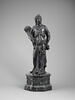 Statuette : femme debout tenant une corne d'abondance, image 1/3
