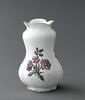 Vase à oignons, à décor de fleurs polychromes, d'une paire (OA 8042), image 3/5