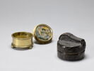 Pyxide et son étui, image 1/8