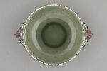 Coupe en jade à monture émaillé polychrome, image 3/4