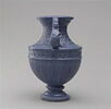 Vase à deux anses en forme de dauphins, image 2/6