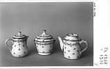 Pot à lait, d'un service de trois pièces (TH 1368 à 1370), image 3/3