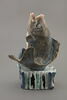 Vase en forme de carpe, d'une paire (avec TH 486), image 1/4