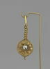 Boucle d'oreille avec croix hérissée de globules, image 1/8