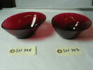 Coupelle en verre rouge (d'une paire), image 2/4