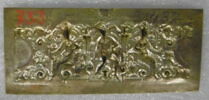 Plaquette d'ornement décorée de figures mythologiques, image 2/3