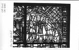 Vitrail, médaillon inférieur : scènes de l'histoire de saint Nicaise avec saint Nicaise et sainte Eutropie se dirigeant vers la cathédrale de Reims, arrivée des Vandales, martyre de saint Nicaise, image 13/17