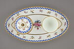 Plateau ovale à bords relevés avec deux petits pots ayant chacun un bol intérieur et un couvercle, d'une paire (R 567), d'un service de table (R 550 à 675), image 3/7