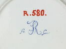 Assiette creuse à bords droits à six pans, d'une série de quatre (R 580 à 583), d'un service de table (R 550 à 675), image 2/3