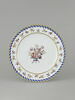 Assiette ronde, d'une série de soixante-neuf (R 596 à 664), d'un service de table (R 550 à 675), image 1/2