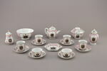 Tasse et soucoupe d'un service à thé et à café de dix-huit pièces (R 1173 à 1191), image 3/5