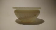 Vase en jade (d'une paire avec R 1369), à bords dentelés, image 1/3