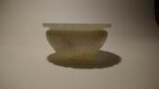 Vase en jade (d'une paire avec R 1368), à bords dentelés, image 1/3
