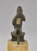 Statuette : Homme assis tenant une corne d'abondance, image 3/4